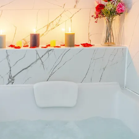 Parenthese, Cocon De Gamme Avec Jacuzzi *